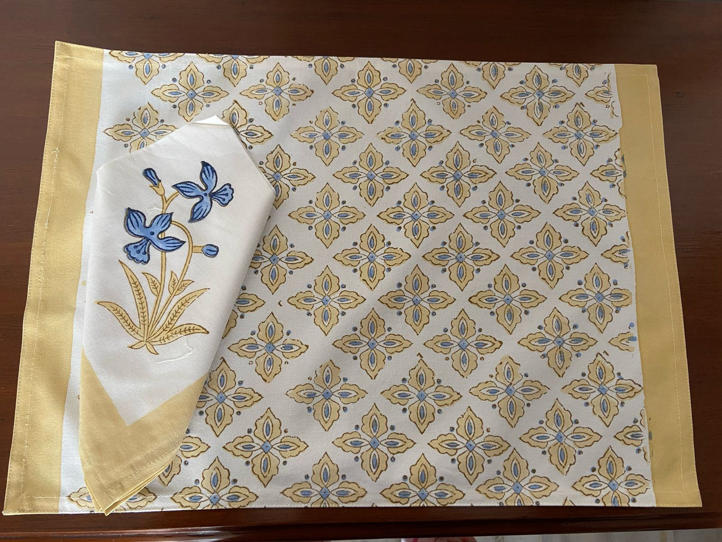 Table Mat & Napkin