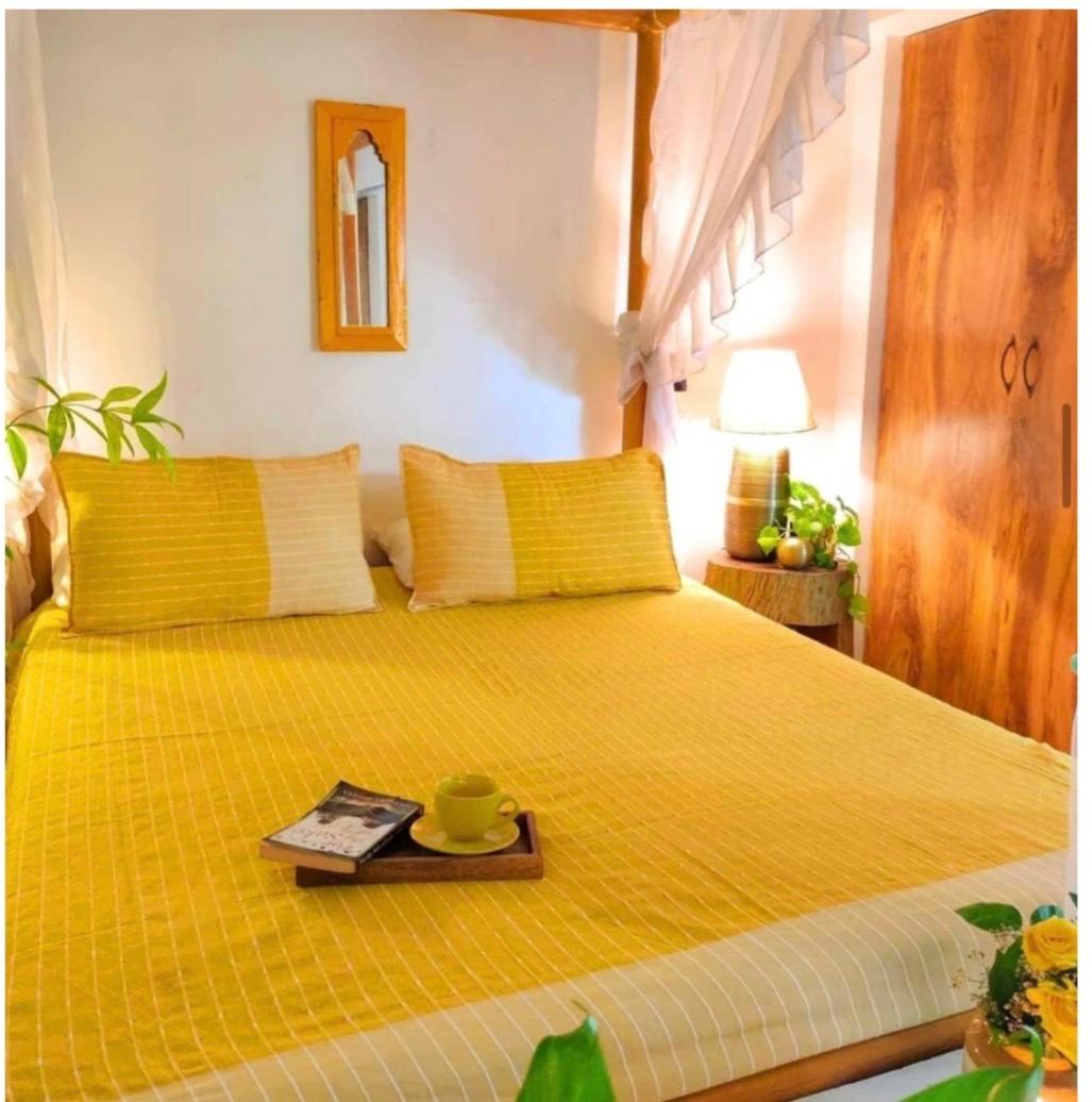 Handbloom Bedsheets With Pillow Cases
