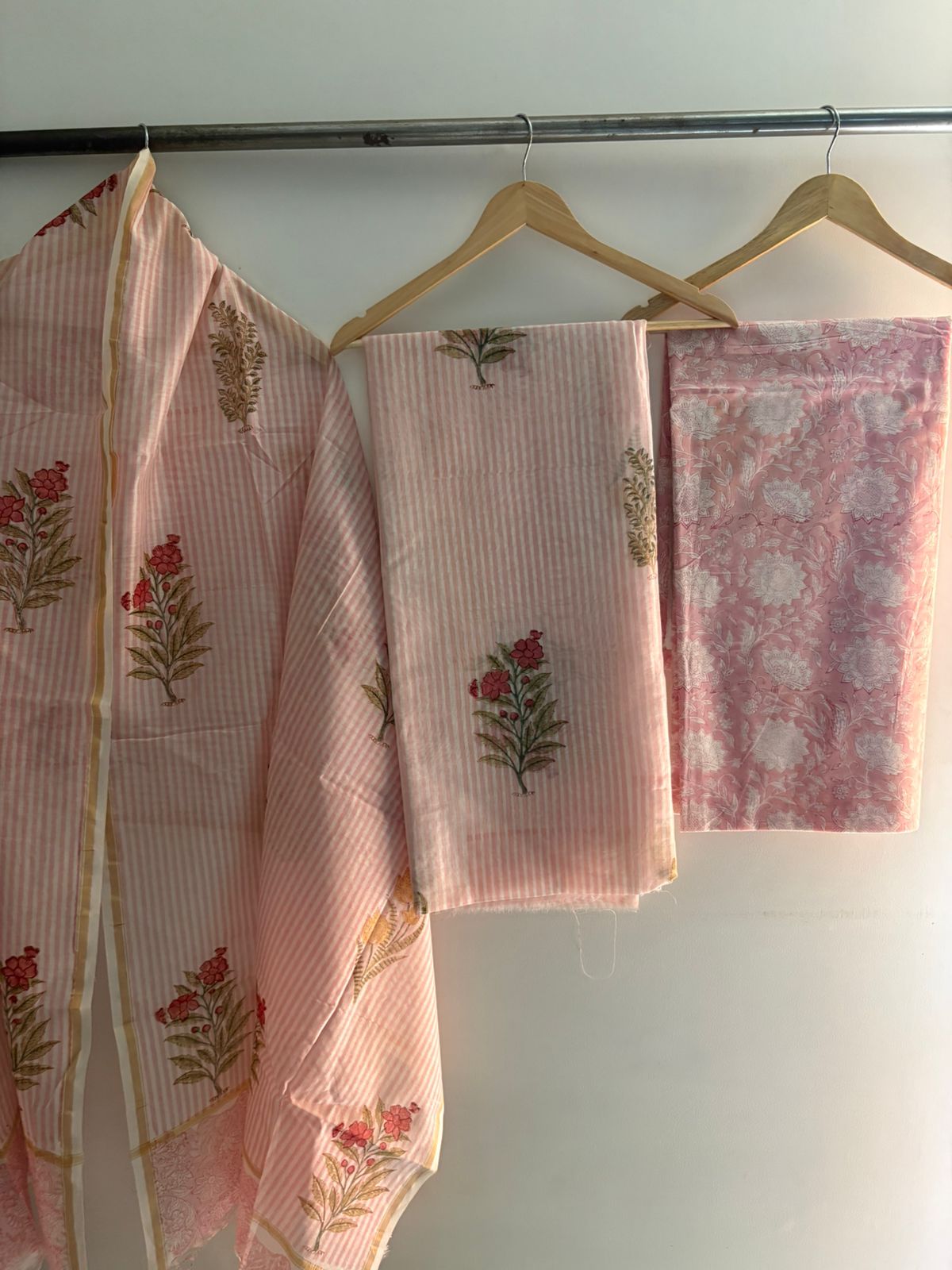 Unstitched Chanderi Suit