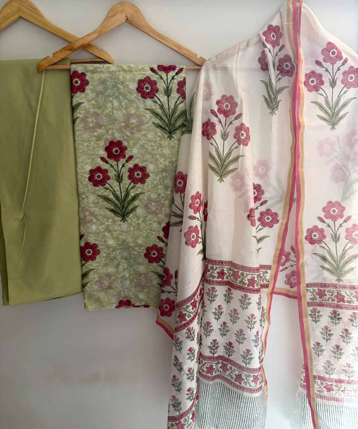 Unstitched Chanderi Suit