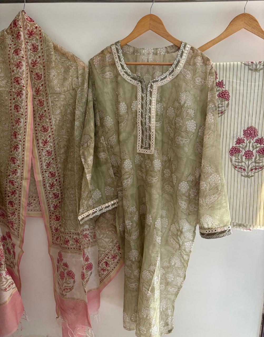 Semistitched Chanderi Suit