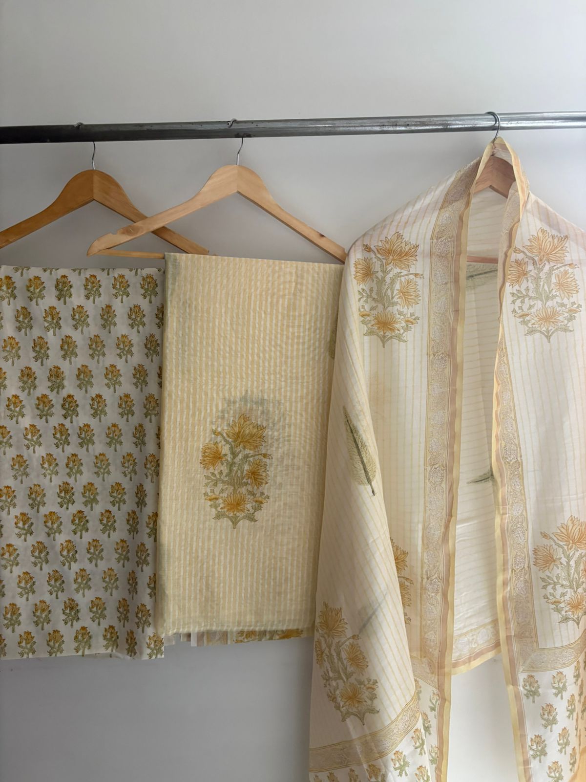 Unstitched Chanderi Suit