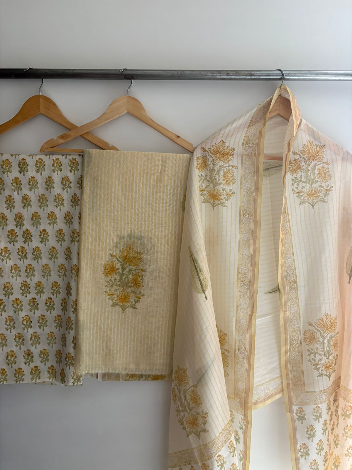 Unstitched Chanderi Suit
