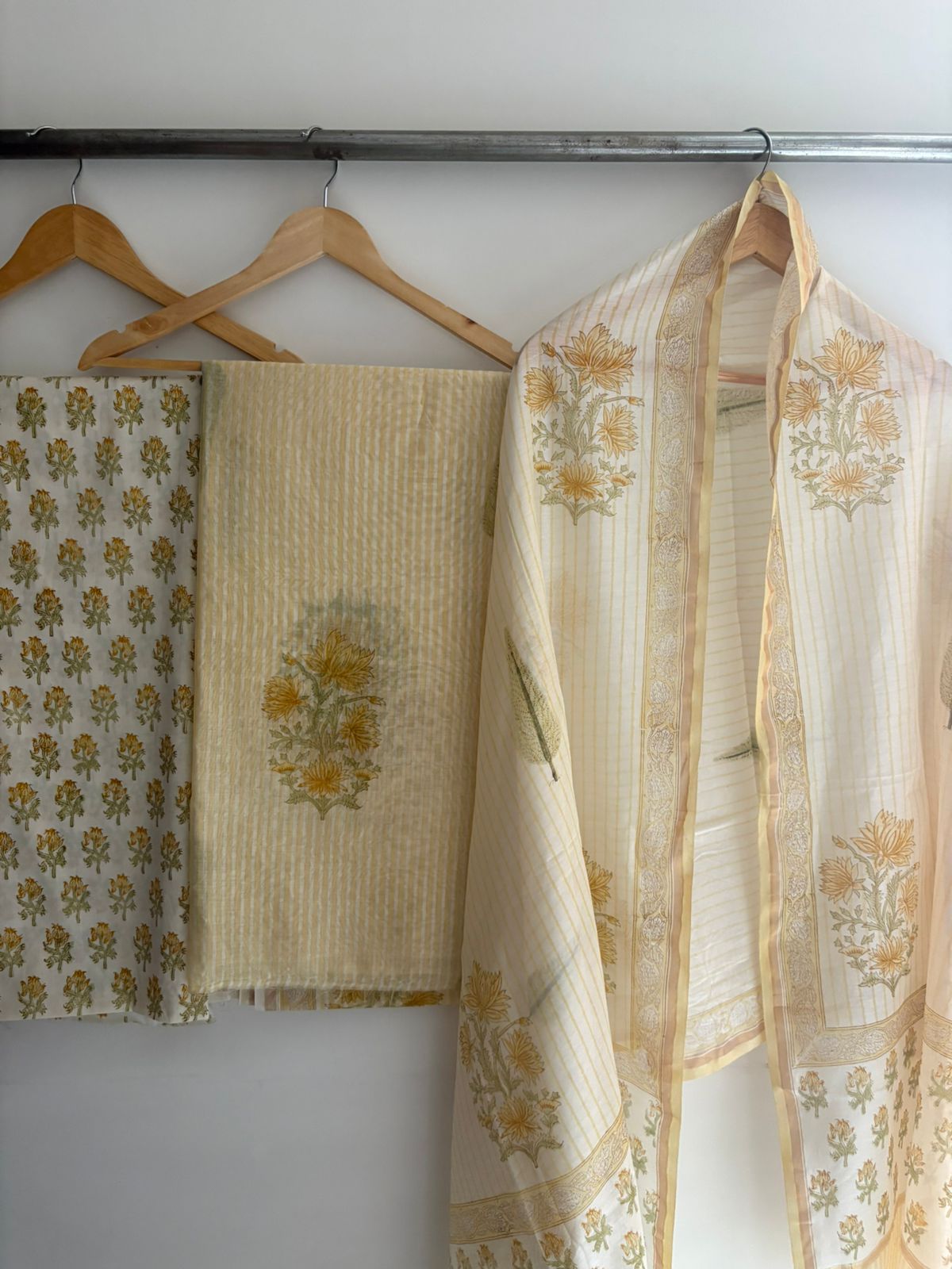 Unstitched Chanderi Suit