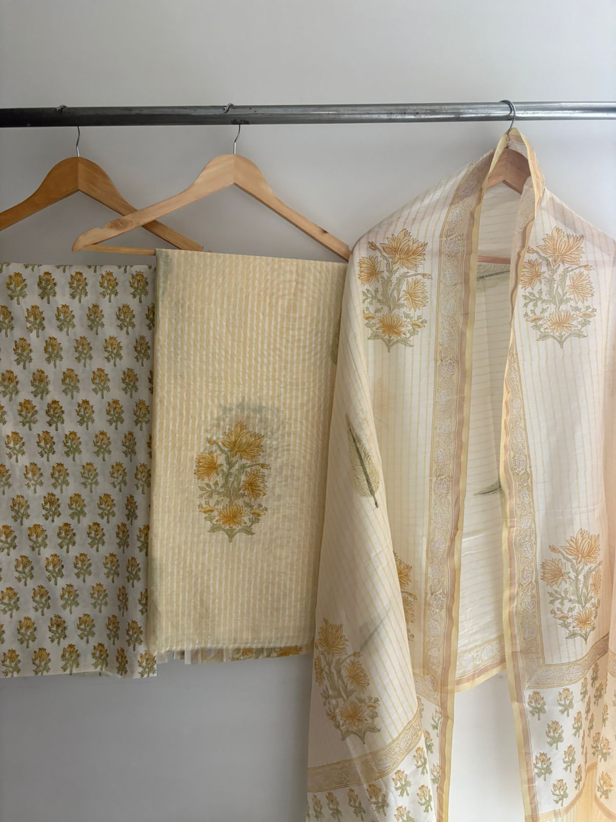 Unstitched Chanderi Suit
