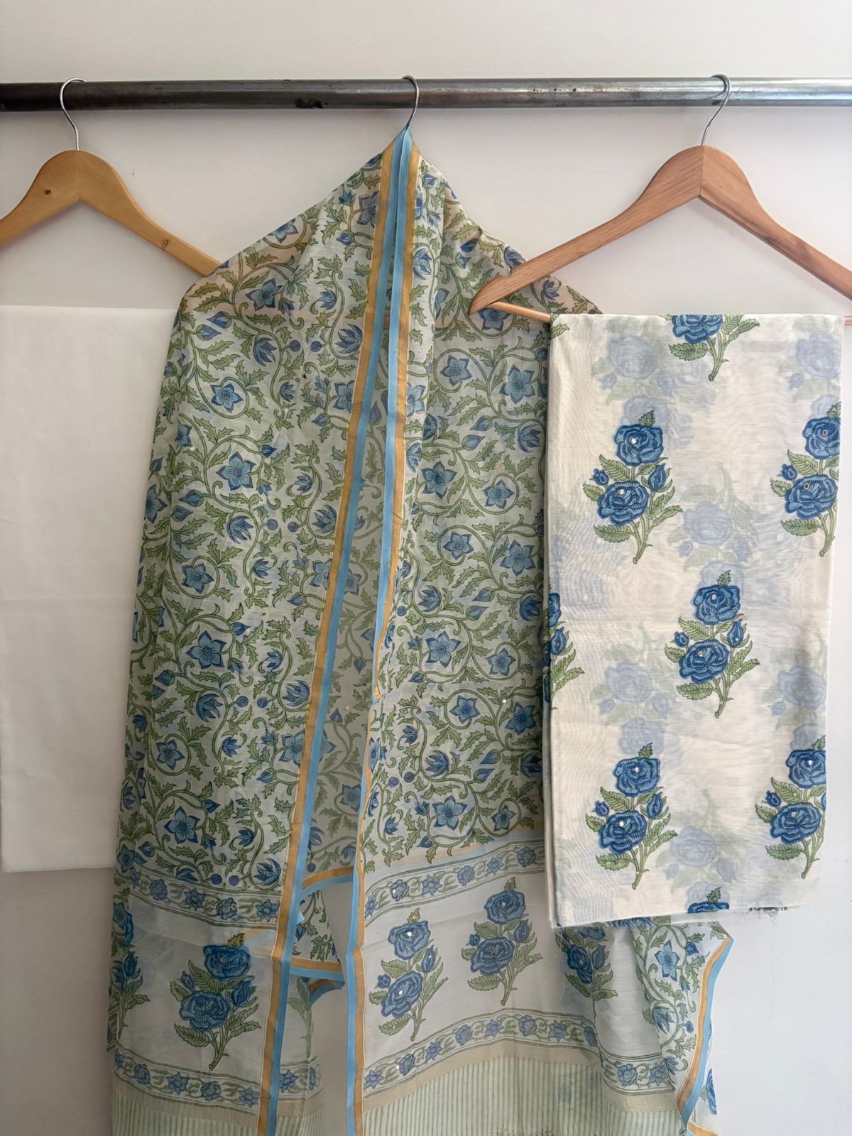 Unstitched Chanderi Suit