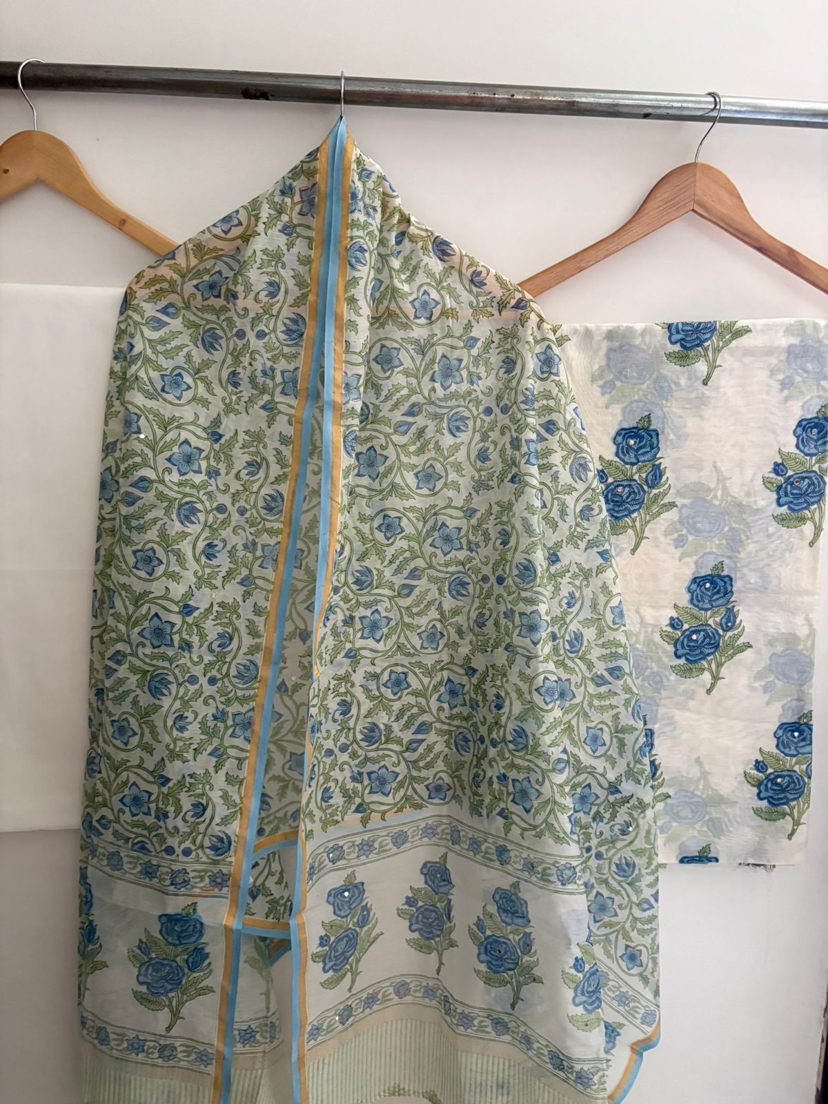 Unstitched Chanderi Suit