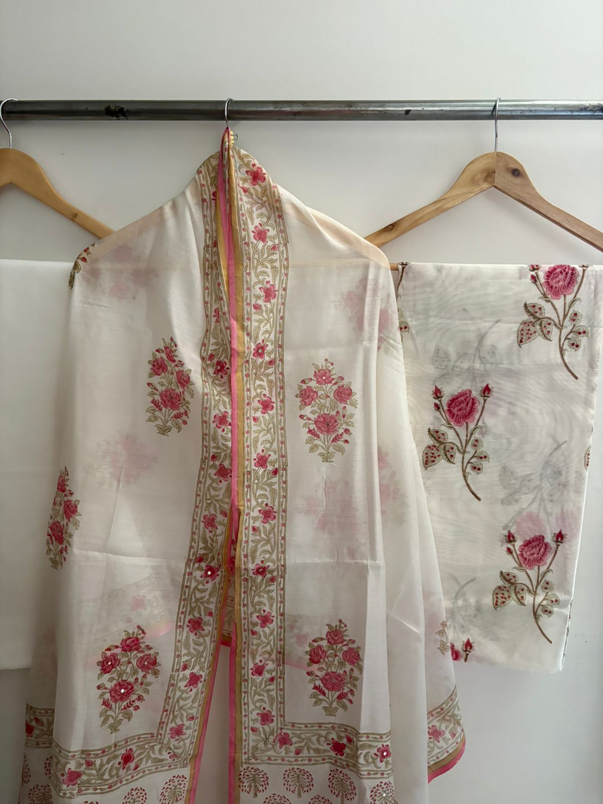 Unstitched Chanderi Suit