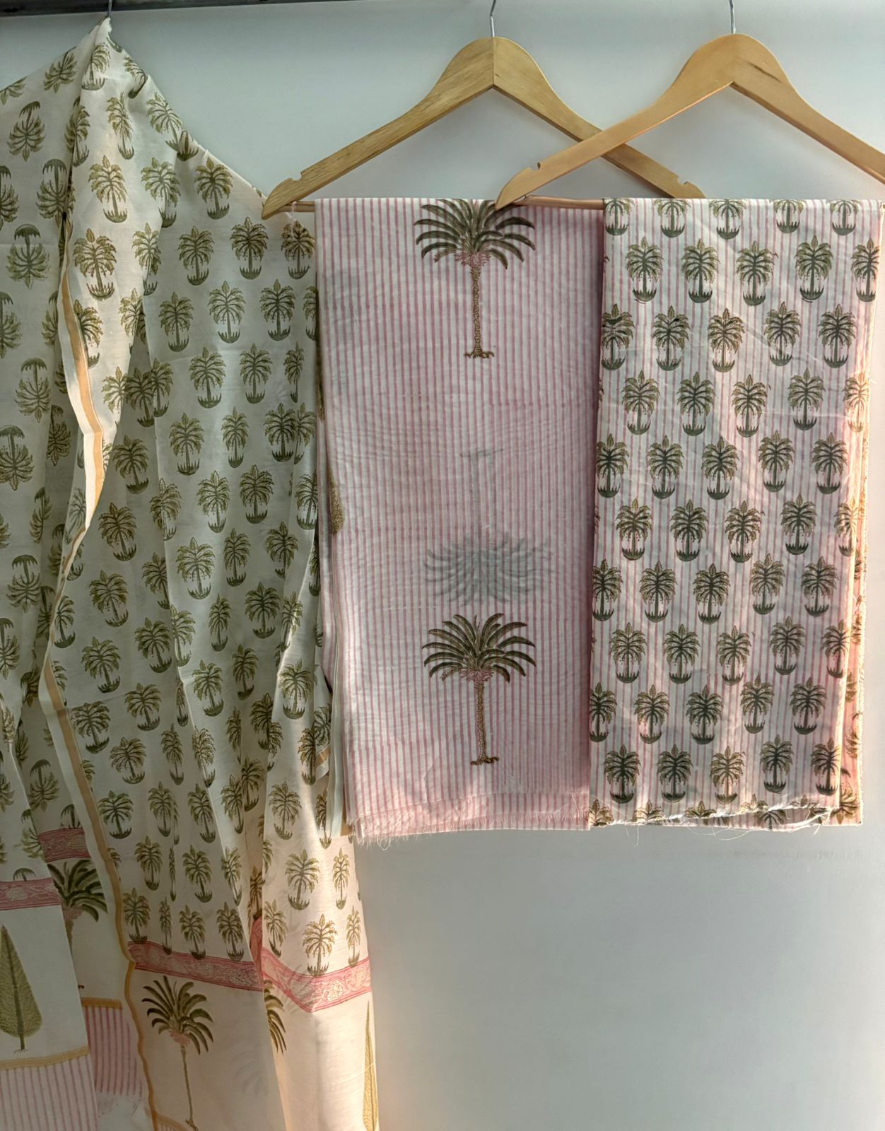 Unstitched Chanderi Suit