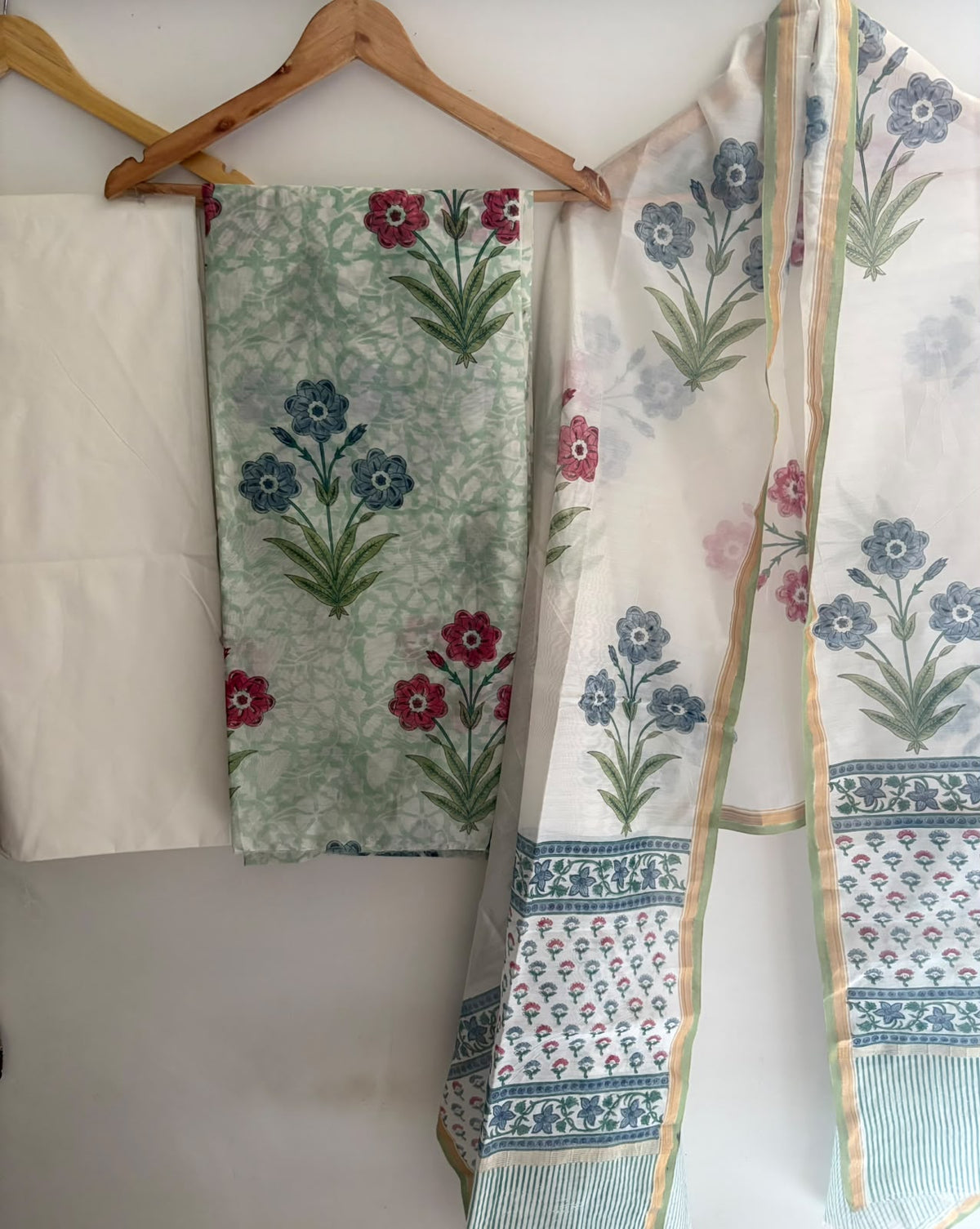 Unstitched Chanderi Suit