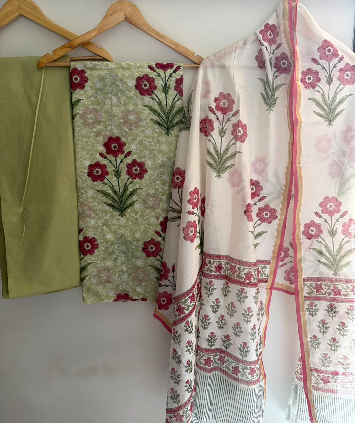 Unstitched Chanderi Suit