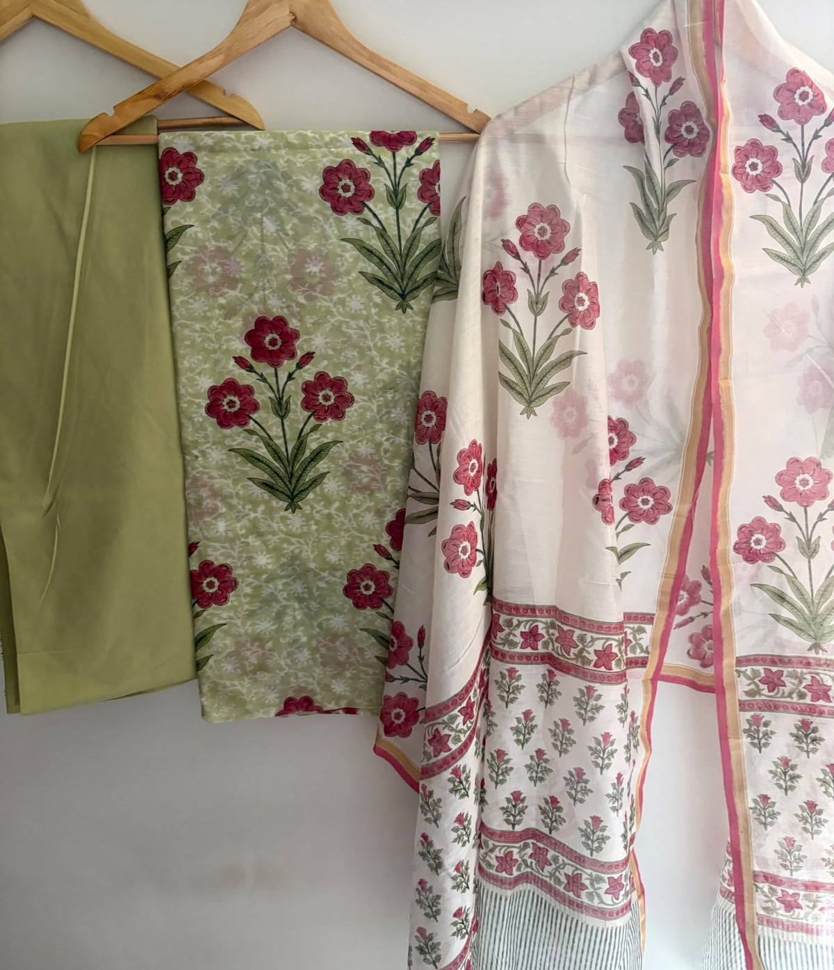 Unstitched Chanderi Suit