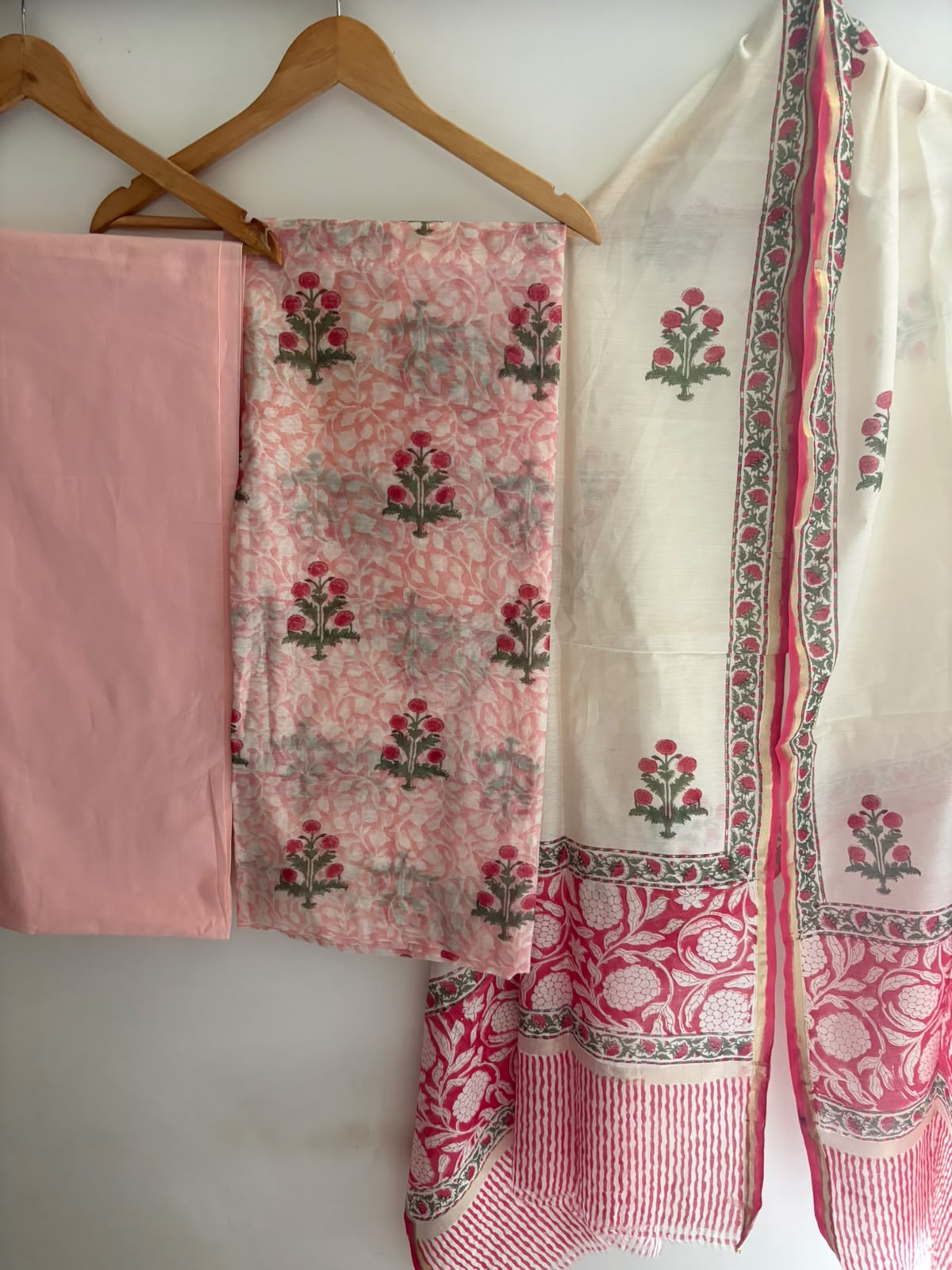 Unstitched Chanderi Suit