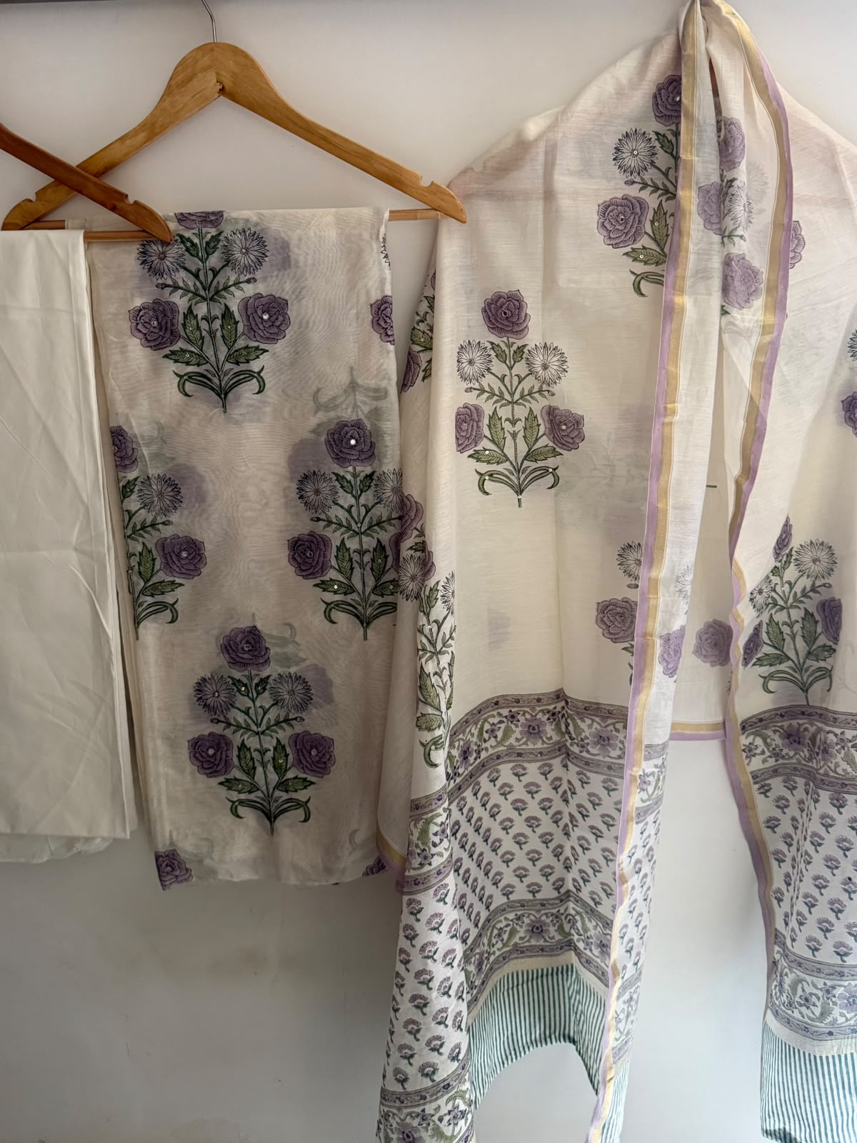 Unstitched Chanderi Suit
