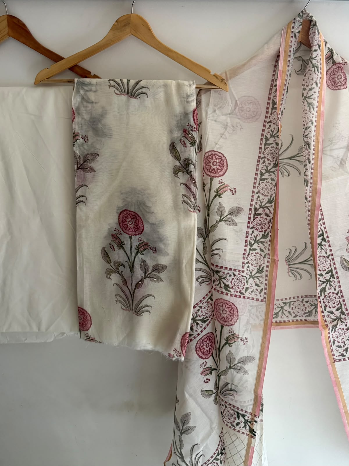 Unstitched Chanderi Suit