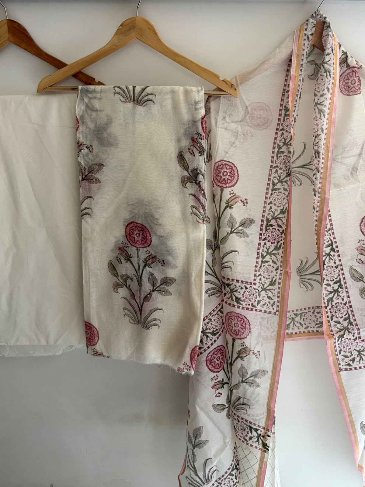 Unstitched Chanderi Suit