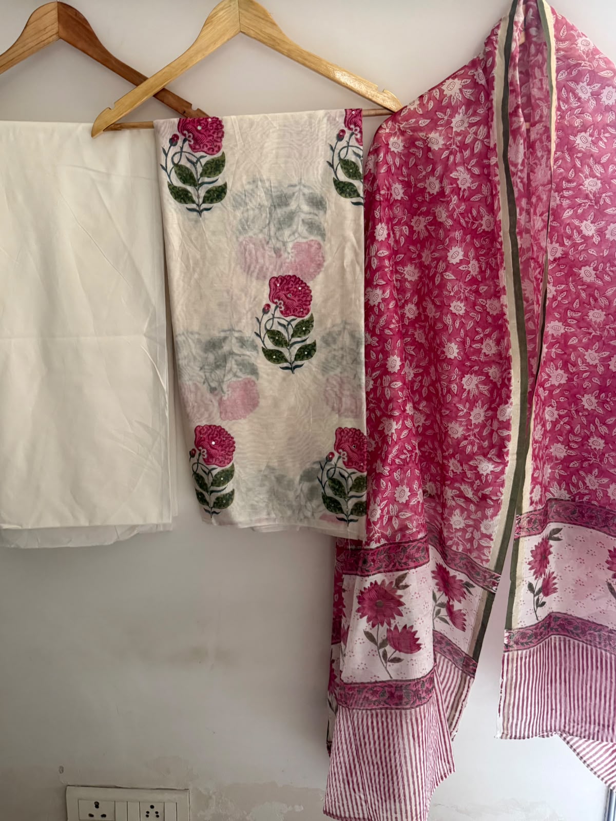 Unstitched Chanderi Suit