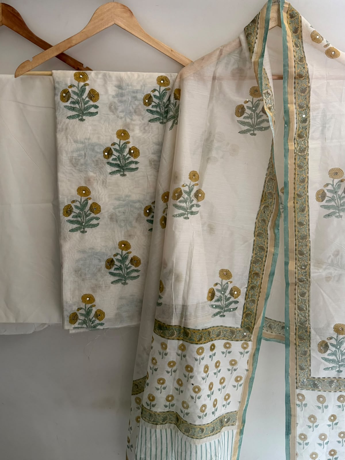Unstitched Chanderi Suit