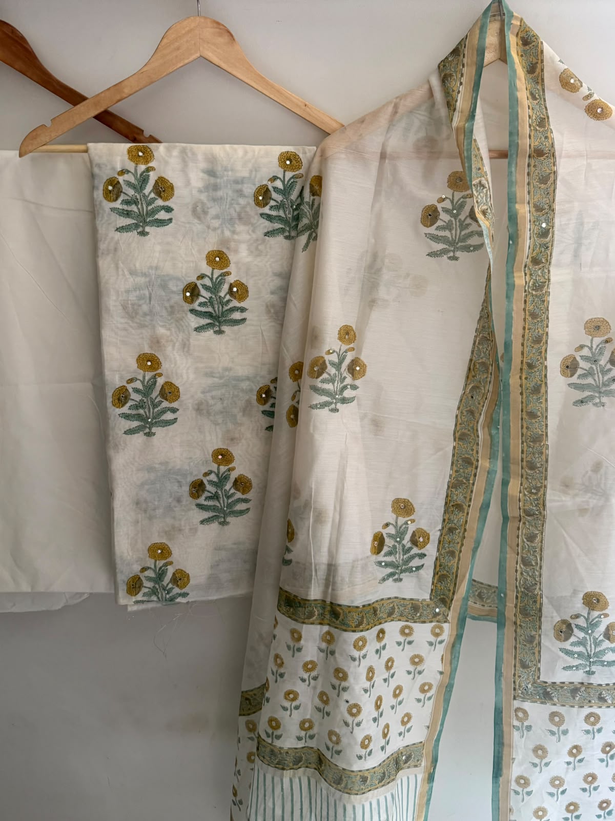 Unstitched Chanderi Suit