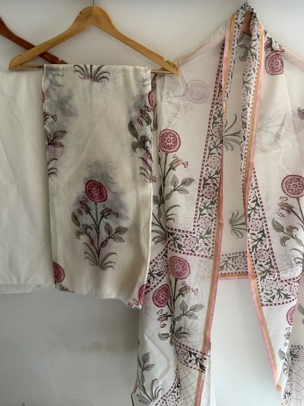Unstitched Chanderi Suit