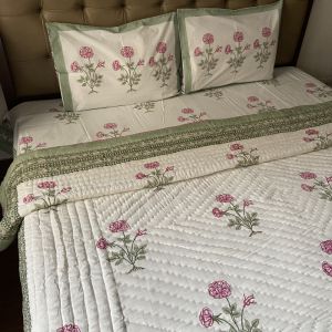 Quilt + King Size Bedsheet