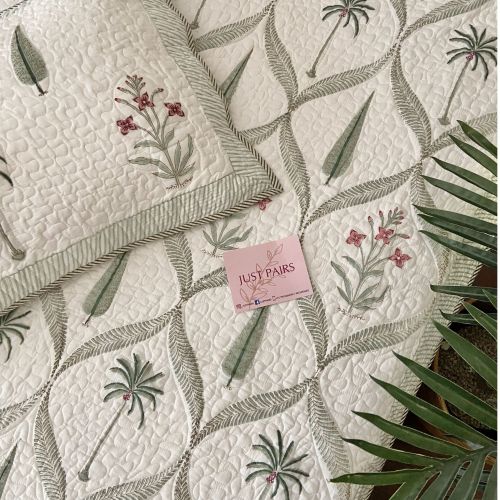 Palm Jaal Quilted Bedcover